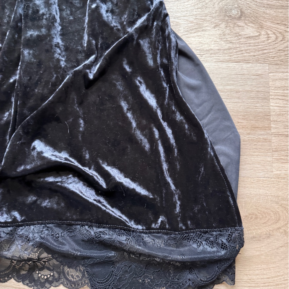 Torrid Black Lace-Trim Velvet Slip Dress with cage neckline size 2 NWT - Picture 7 of 7